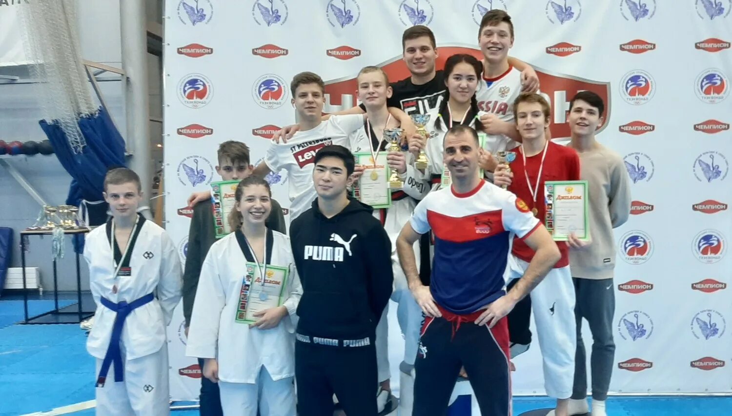 Ано чемпион. Тхэквондо 2000. тхэквондо в 2000 года. зеленокумск. таеквондо 2000 олимжонов абдулахад 12лет 2019 год. роман тевандо чемпион.
