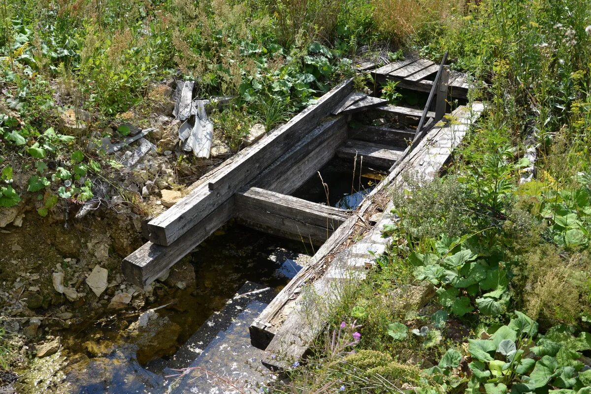 Новомихайловка корсаковский. Воскресеновка Орловская область. Корсаково Орловская область. Буки Хвастовичский район источник. Святой источник в Хвастовичском районе Буки.