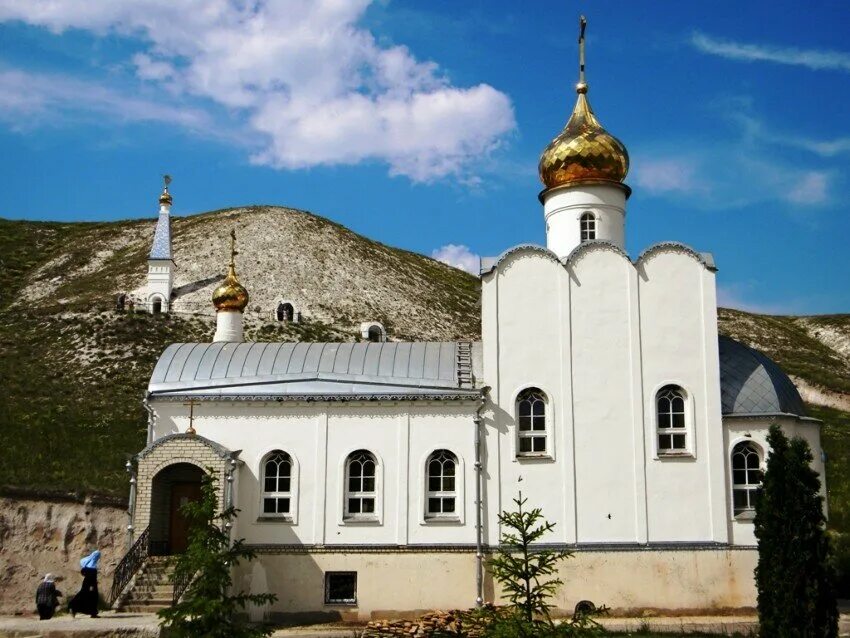 костомарово монастырь. где находится храм н и костомаровым. спасский храм костомаровского монастыря. дивногорье пещерные храмы. где находится храм н и костомаровым.