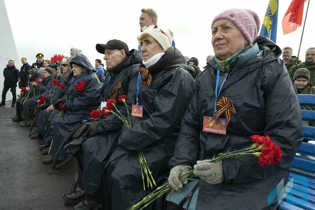 Митинг победы сценарий. День Победы Мурманск. День героев Отечества. Митинг. С днем Победы наши защитники.