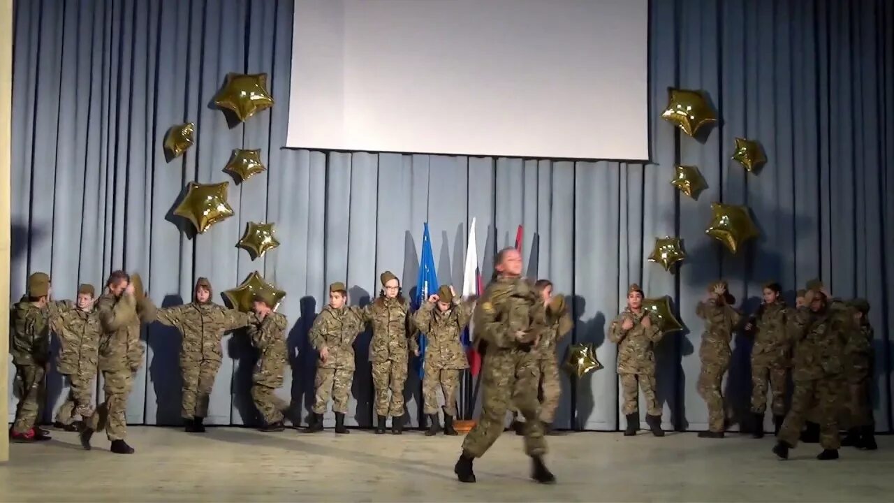 Видео песню комбат. Комбат батяня. Любэ огонь батарея. Танец комбат батяня. Танец под песню комбат.