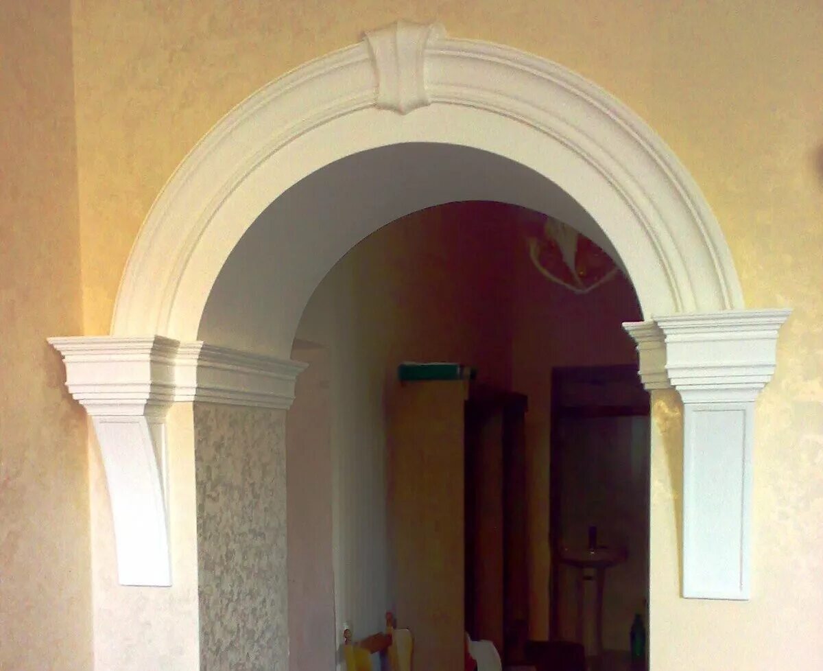 Домашних арка. Европласт обрамление арок 1.55.001. Декоративная арка в квартире. Арка из пенопласта межкомнатная. Отделка арки.