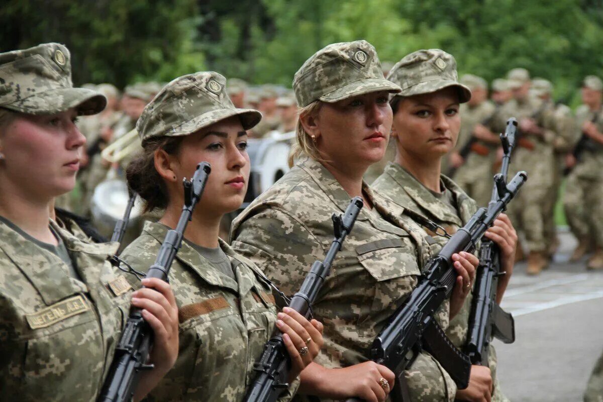 Женщины в украинской армии. Женщины военные ВСУ. Женщины военные Украина. Армия Украины.