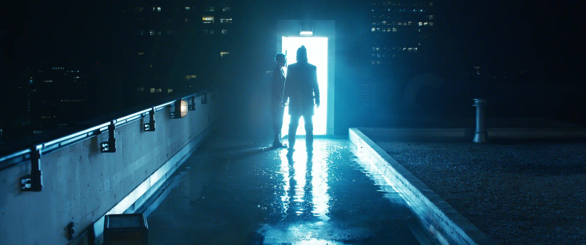 Киану ривз матрица воскрешение. Матрица воскрешение фильм 2021. Матрица воскрешение город. Матрица 4 воскрешение киану ривз. Матрица нео 2022.