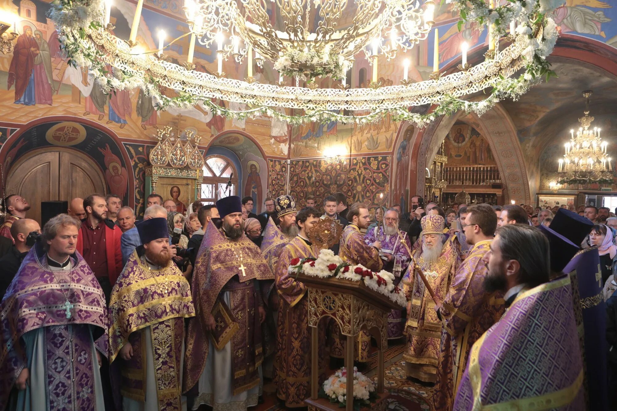 Храм Воскресения Словущего в Колычево. Храм Воскресения Словущего (село Колычево). Храм в Колычево Домодедовский район. Церковь Воскресения Словущего Домодедово.