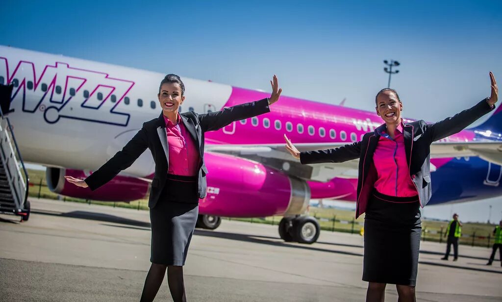 Wizzair москва. Венгерская авиакомпания Wizz Air. Wizz Air a321neo. Wizz Air пилоты. Венгерский лоукостер Wizz.