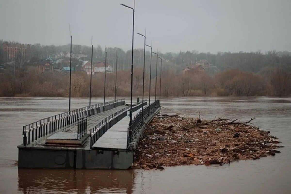 Понтонный мост Калуга. Понтонный мост Калуга 2022. Понтонный мост Калуга 2023. Набережная реки Оки Калуга. Подъем воды в угре