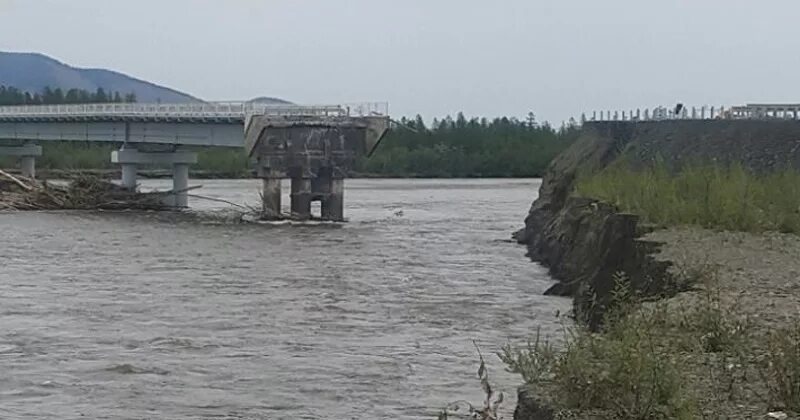 Магадан мост магаданка. Мост через реку Колыма. Магаданская плотина