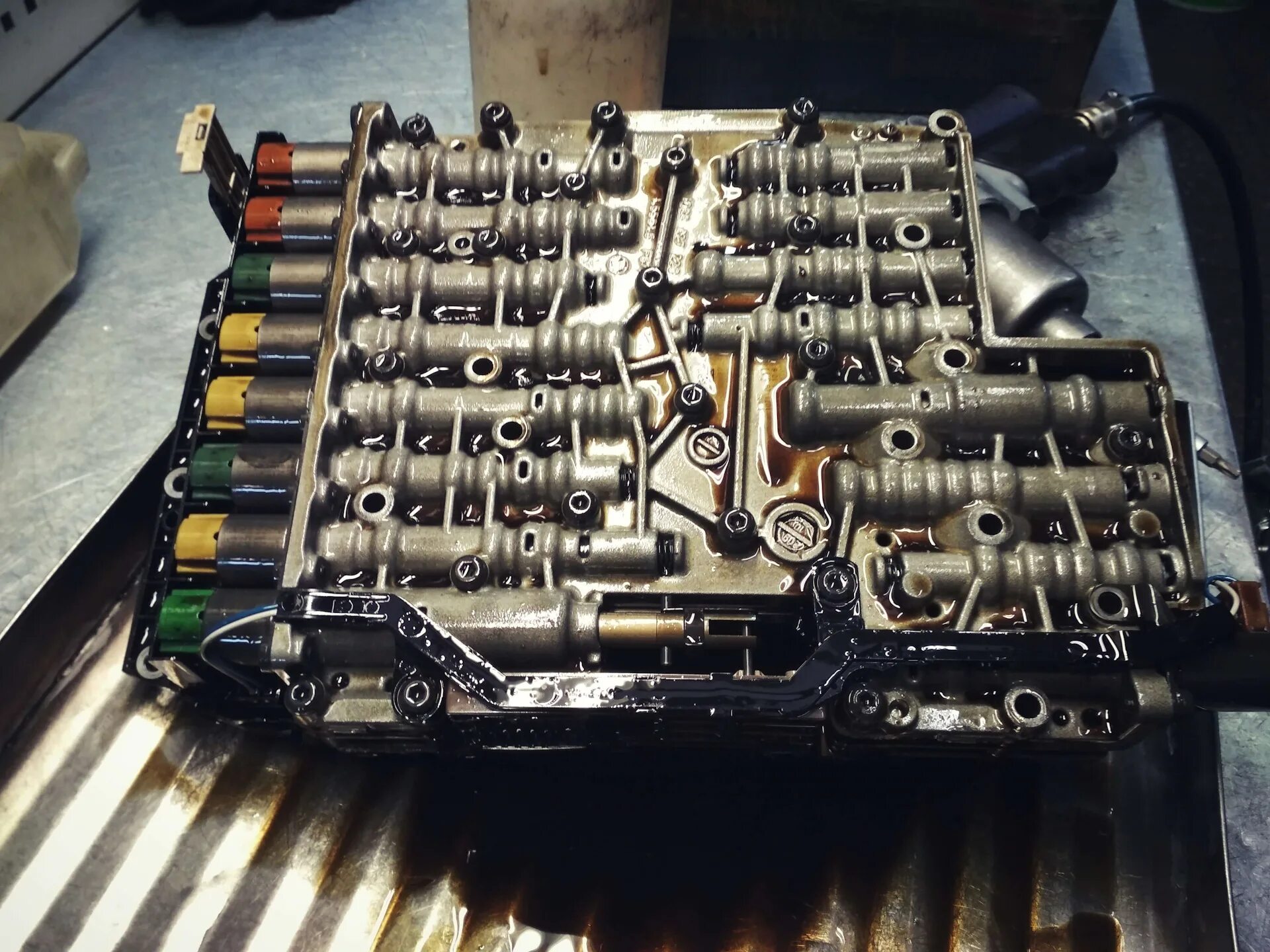 Гидроблок бмв. Акпп бмв х6. гидроблок bmw х3 f25. автомат бмв х6. блок на корбке бмв х 6 е 71.