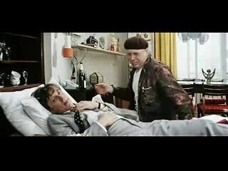 Утрам шампанское пьют либо. Бриллиантовая рука шампанское. бриллиантовая рука шампанское по утрам. по утрам пьют шампанское аристократы. шампанское по утрам пьют только аристократы или дегенераты.