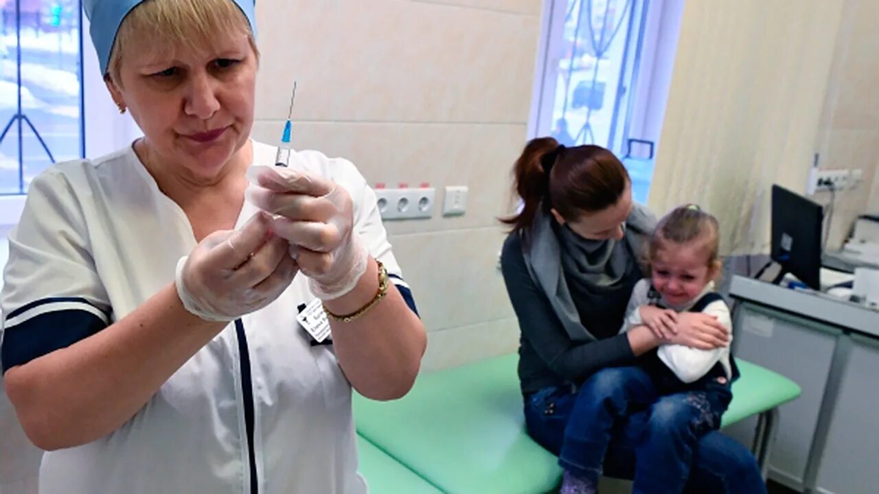 Как делают прививку в поликлинике. Уколы в поликлинике детям. прививка ребенку в поликлинике.