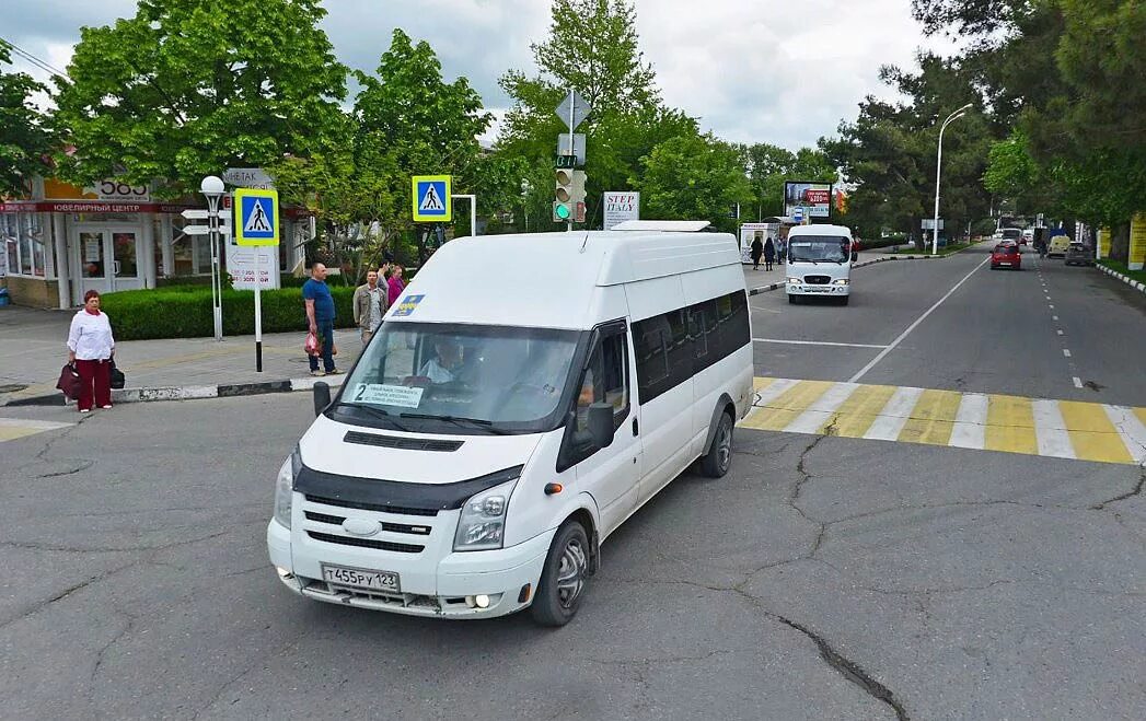 Авто без водителя в анапе. Анапский автобус. Общественный транспорт Анапа. Маршрутка Анапа автовокзал. Микроавтобус Анапа.