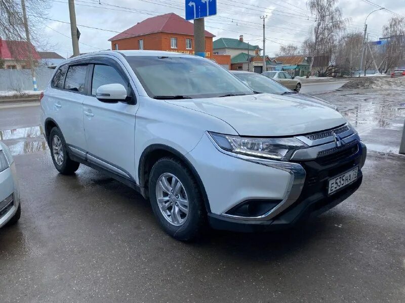 Детейлинг девушки. Детейлинг салона автомобиля. Upgrade detailing. Upgrade detailing. Автомойка детейлинг.