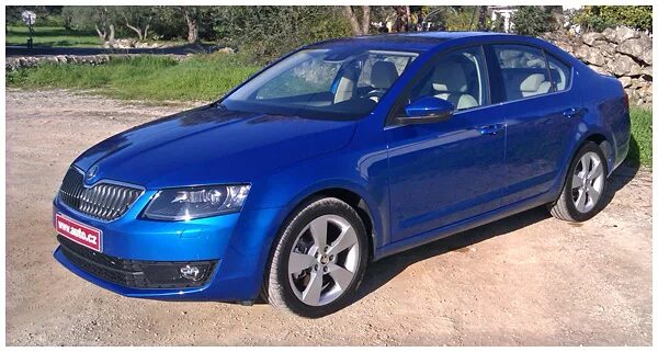 Цвета октавии а5. Skoda Octavia a7 Reef Blue. Skoda Octavia a5 синяя.