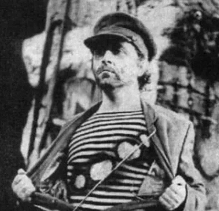 Солёная падь спектакль томского драматического театра 1980. Варенцов николай щукинское. Сергей михайлович варенцов портрет художник. Варенцов, книга купить. Варенцов пережитое.