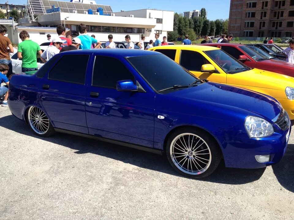 Какого цвета приора. Приора мускари седан. lada priora мускари. приора 2 мускари седан. цвет мускари ваз 2170.