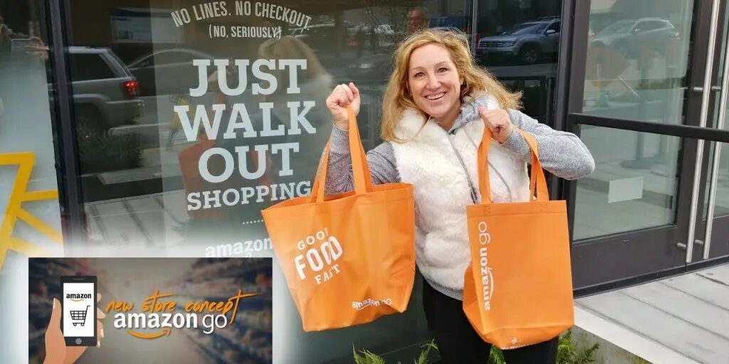 Sellers shopping. покупатели в магазине одежды. мерчендайзер одежды. Sellers shopping. продавец в магазине.