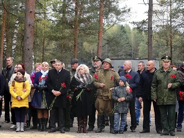 Владимирская обл мелехово. Аллея мужества в мелехово. андрей жуков ковровский район посёлок мелехово. п.мелехово ковровский район. велесово ковровский район.