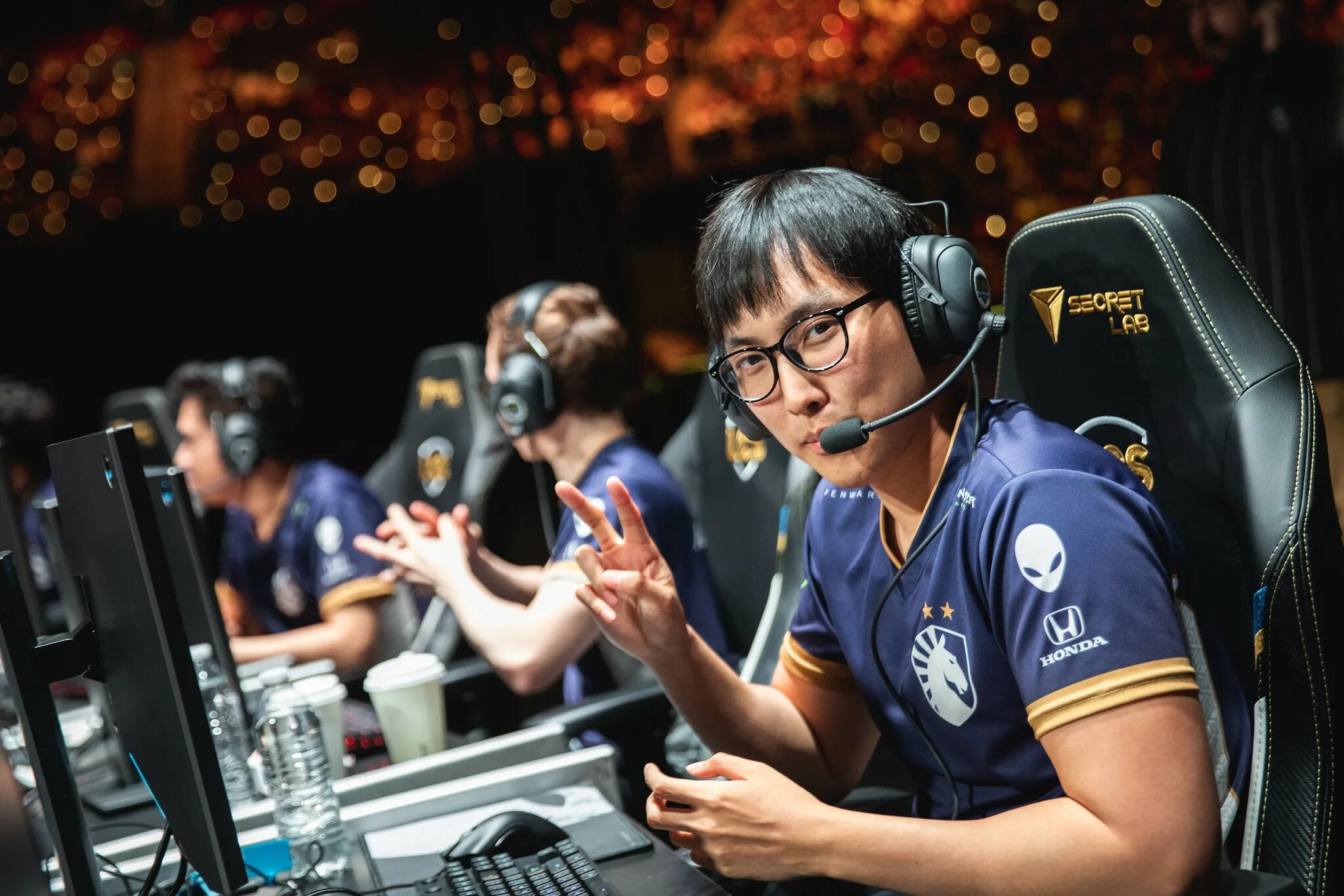 Киберспорт арена арт. Турнир по лолу. Киберспорт фон. Киберспорт в корее. League of legends киберспорт.