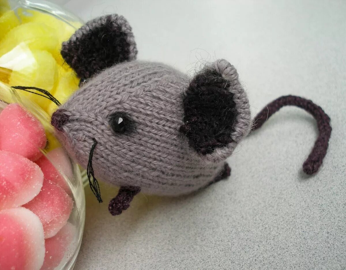 Самодельные мыши. Вязаная мышка. Амигуруми мышка. Вязаные игрушки мышь. Мышка крючком.