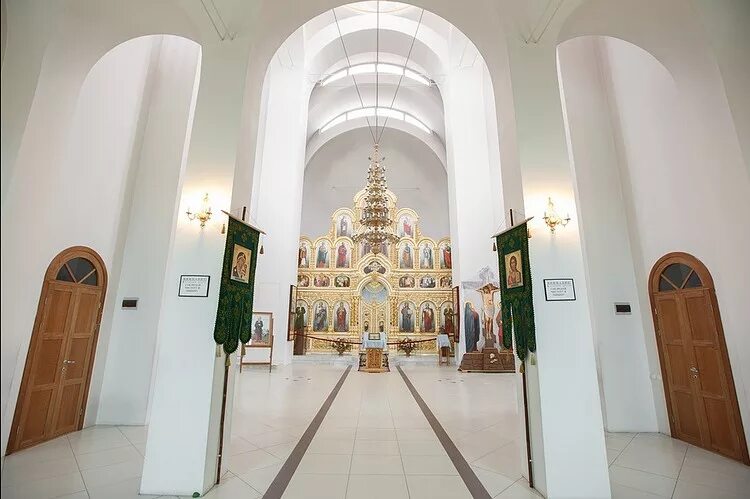 храмы второй этаж. храмы второй этаж. храм святой ксении петербургской воронеж. замок нойшванштайн тронный зал. кирилловская церковь врубель.