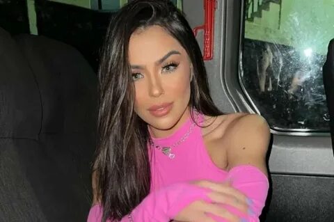 Bia Michelle desabafa após ser dispensada do balé do Faustão.