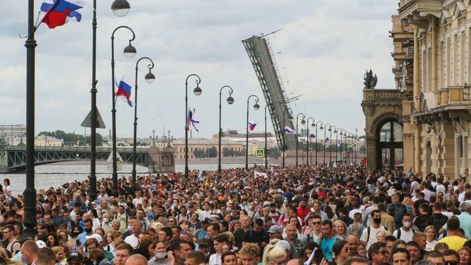 Питер население 2025. Военно-морской парад в Санкт-Петербурге 2021.