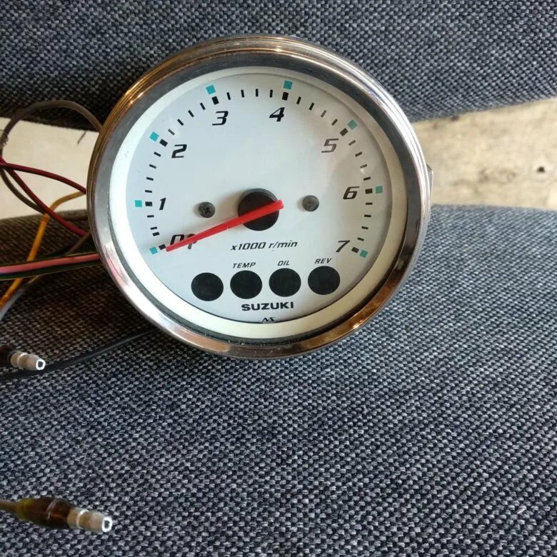 Тахометр сузуки 4. Тахометр для лодочного мотора suzuki df 50. Тахометр сузуки для лодочного мотора. Приборы в катер сузуки. Check gauge c.