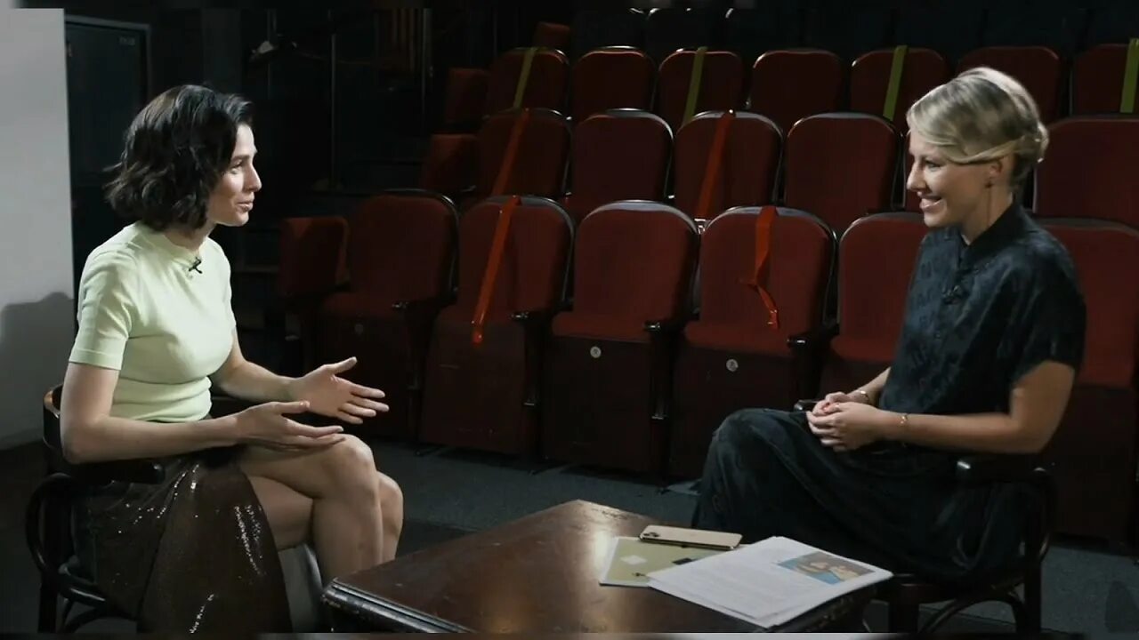 Снегирь с оранжевым брюшком. Снегири зимой. Снегирь синица свиристель. Красногрудый снегирь. Снегирь.