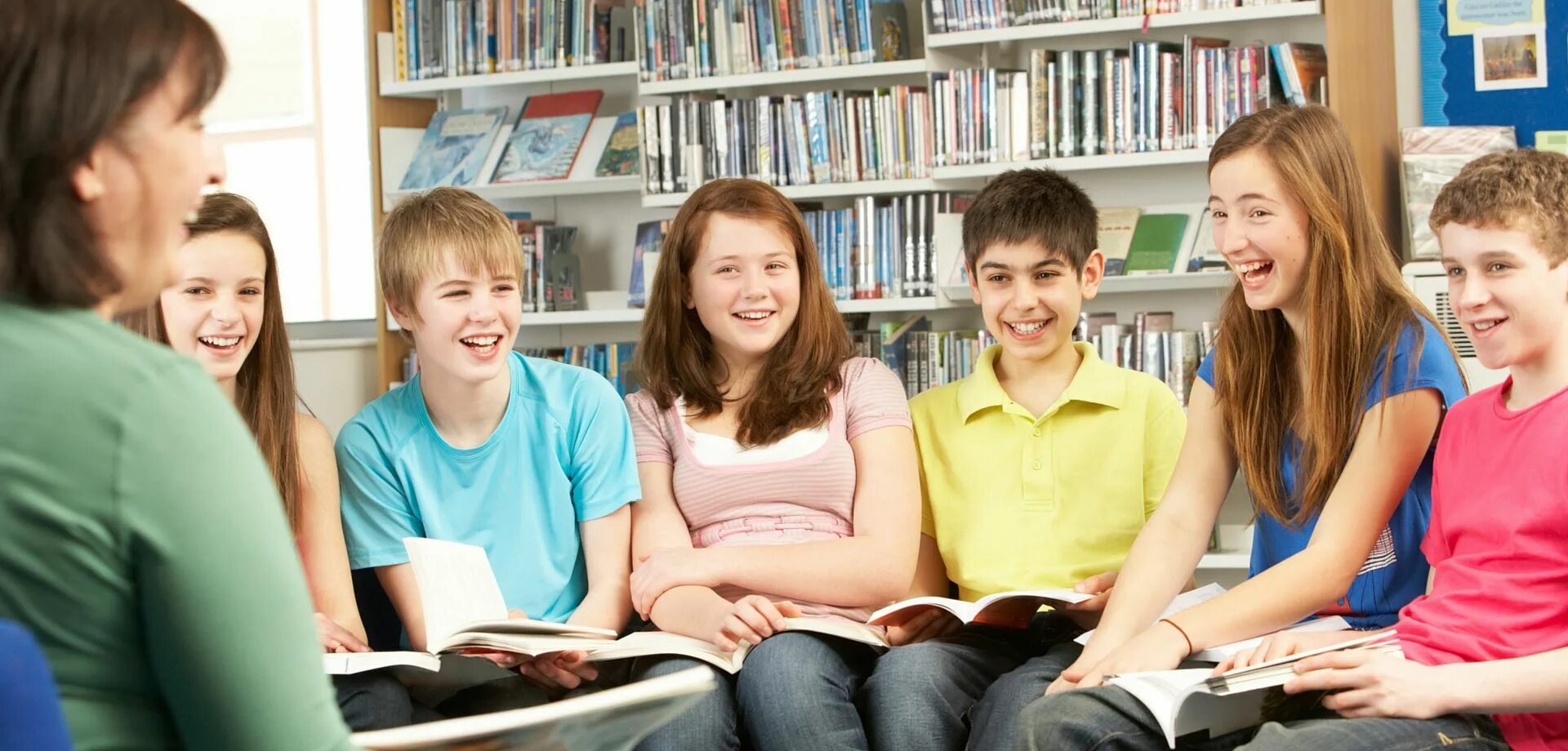 Role play reading. Role play reading. Студенты играют. Студенческая жизнь. New methods of teaching english.