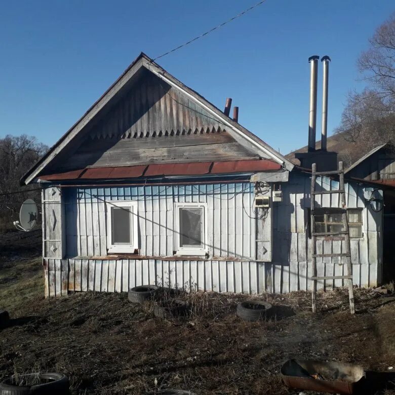 Дом в татищевском районе саратовской области. Ягодная Поляна Татищевский район. Саратов Ягодная Поляна Татищевский район. Село Ягодная Поляна Татищевского района. Село Ягодная Поляна Татищевского района Саратовской области.