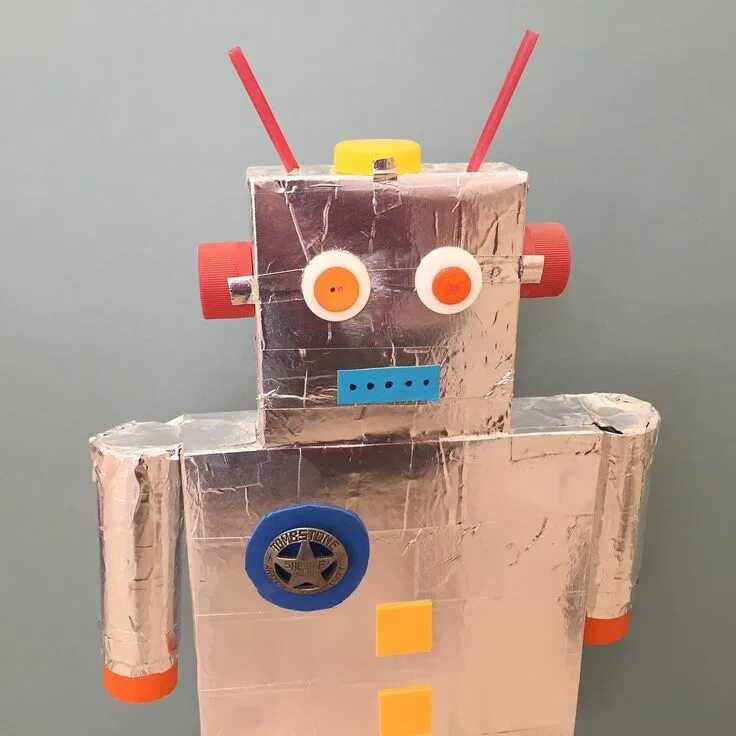 Robots out. Робот из подручных материалов. Робот из подручных материалов на человека. Робот своими руками для детей. Робот- уборщик из бросового материала.