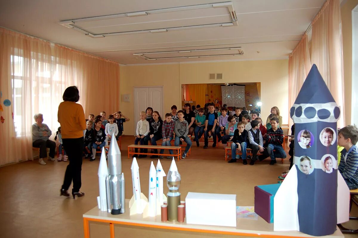 День космонавтики сценарий мероприятия в школе