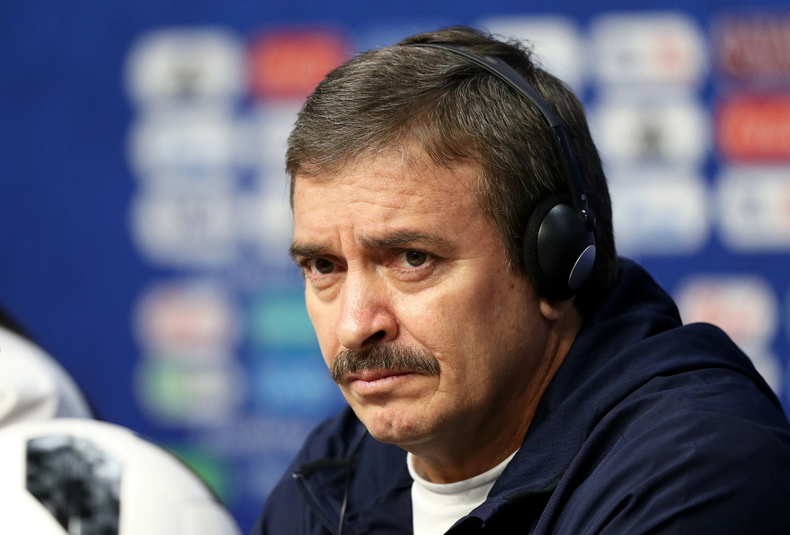 Тренер сборной 2018. Тренер сборной 2018. Тренер сборной россии по футболу 2021. Хорхе сампаоли. Эрве ренар тренер на чм 2018.