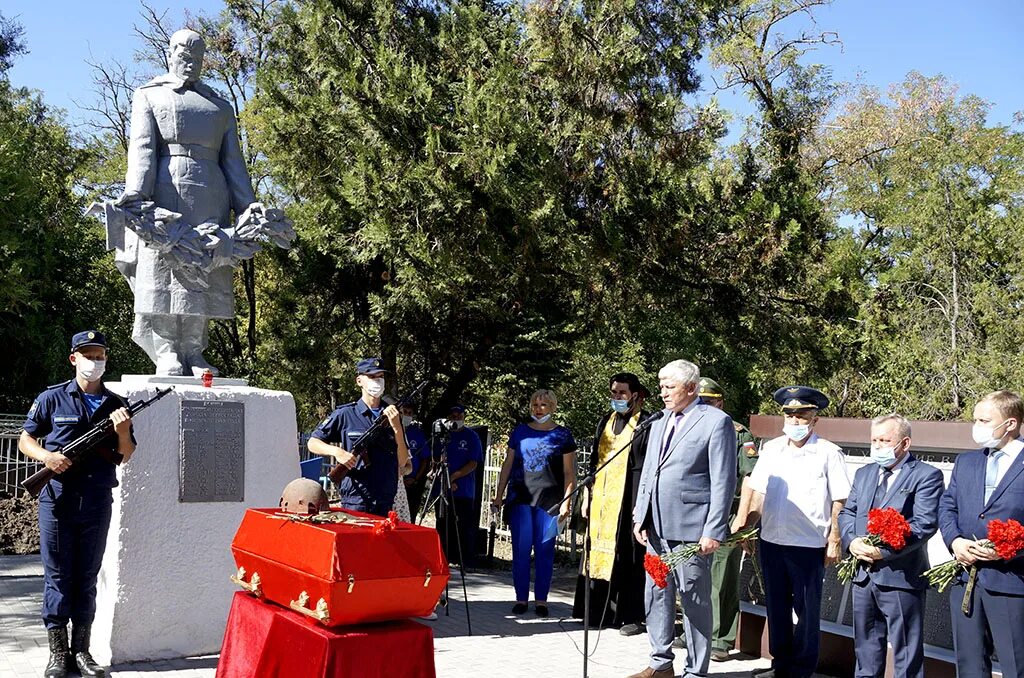 НЛО прилетело и украло описание.