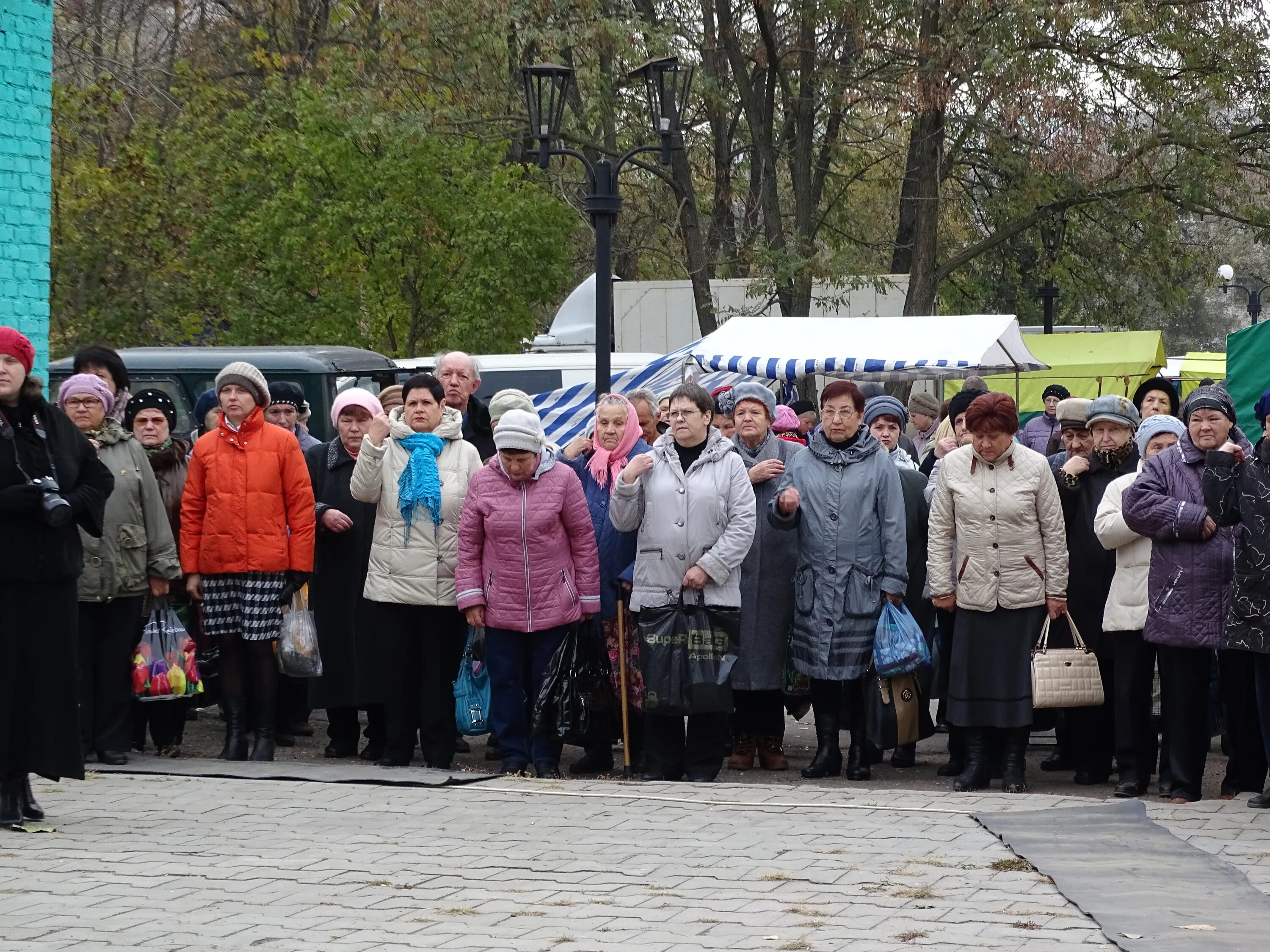 Погода котовск тамбовская область на 10 дней. Котовск Тамбовская область население. Подслушано в Котовске Тамбовской. Котовск ярмарка осени. Ярмарка в парке Котовска.