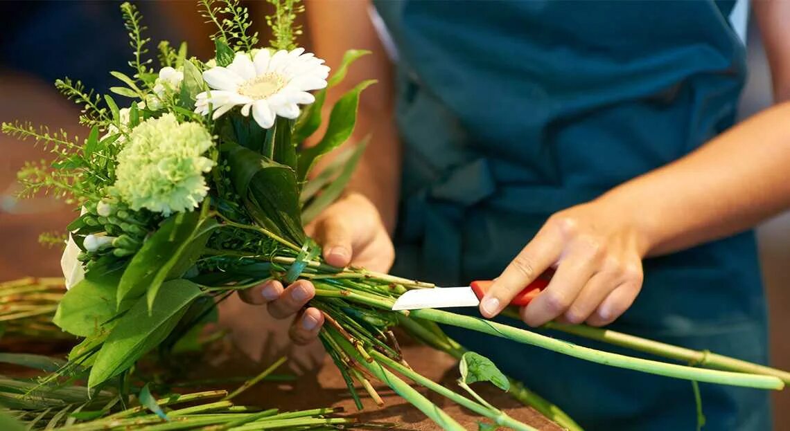 Что добавить в букет цветов. Срезанные цветы. сборка букета. срезка цветов. флористика срезка.