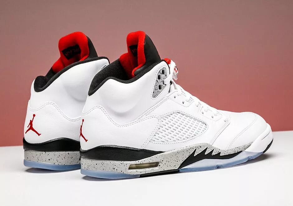 Кроссовки jordan 5. Air Jordan 5 White. Jordan 5 Retro White. Air Jordan 5 White Cement. Air Jordan 5 Retro 'White Cement'.