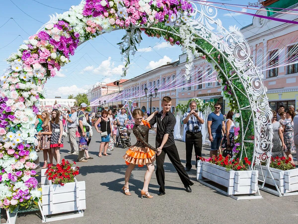 "дети-фест": уникальный праздник для всей семьи в центре москвы. 8 июля новости москвы. Семейный праздник свадьба. 8 июля новости москвы. Июль царицыно.