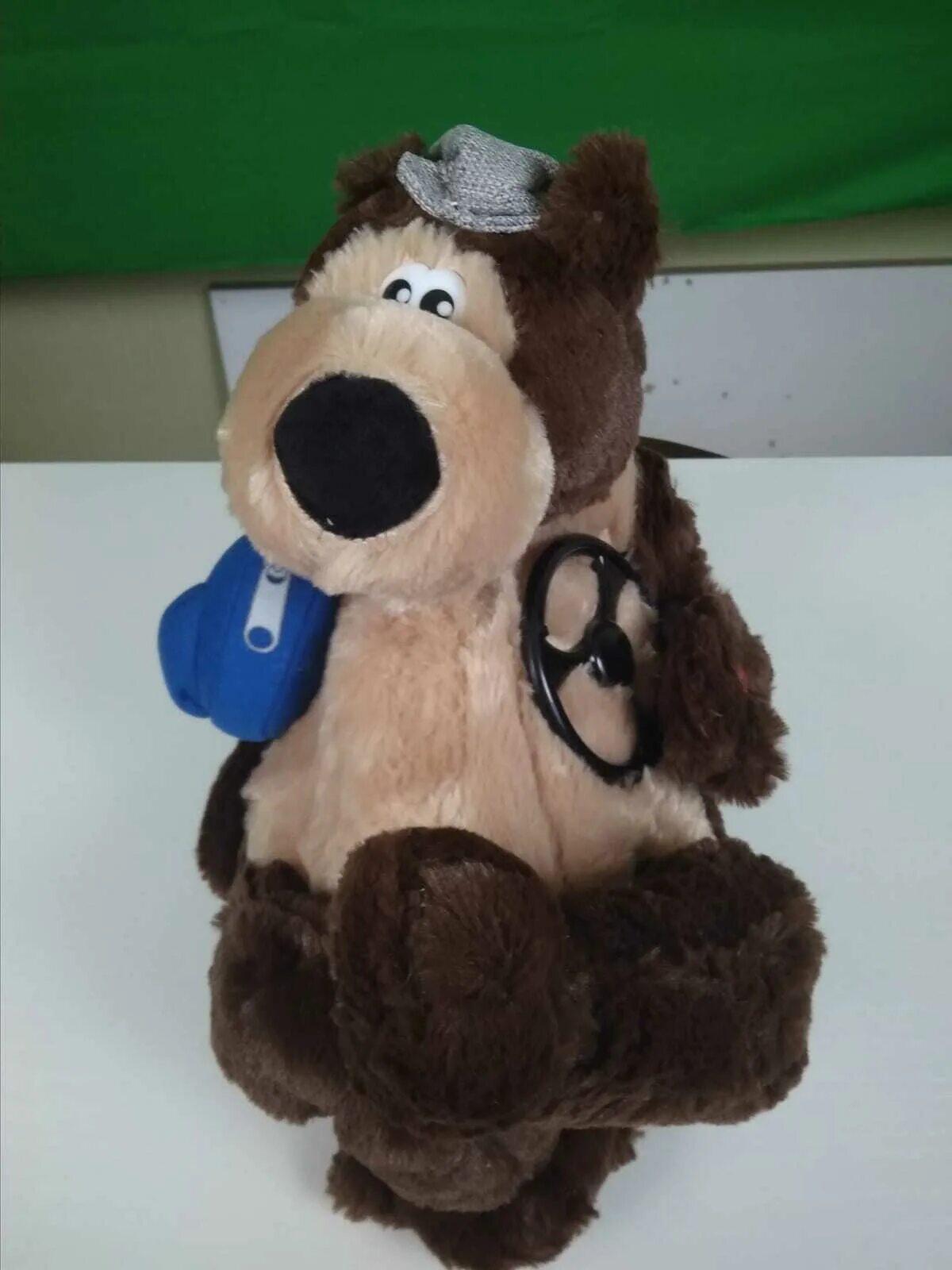 Медведь поет. Медведь поет. Медведь поет песню. Поющий медведь игрушка. Нейромонах феофан медведь.