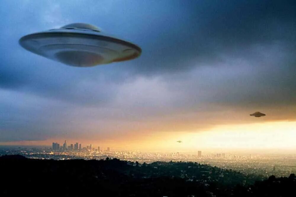 Летающие тарелки и пришельцы из космоса. УФО НЛО. НЛО UFO неопознанные летающие объекты. UFO 2023. Летающая тарелка «UFO Magico»;.