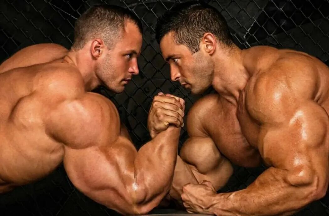 Покажи видео мужиков. Два накаченных мужика. Двое мускулистых мужчин. Качки несколько. Два мускулистых парня.