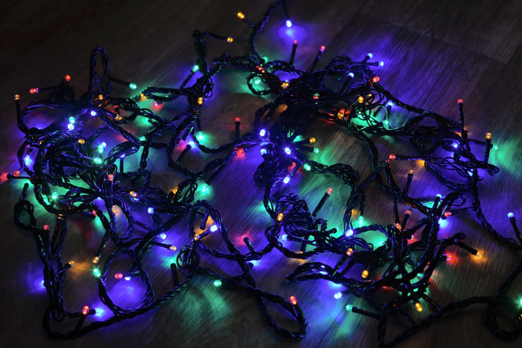 1. Гирлянда занавес схема соединения светодиодов. Гирлянда цветная. Электрогирлянда actuel занавес 140led, 2х2 м. Рассчитать гирлянду.