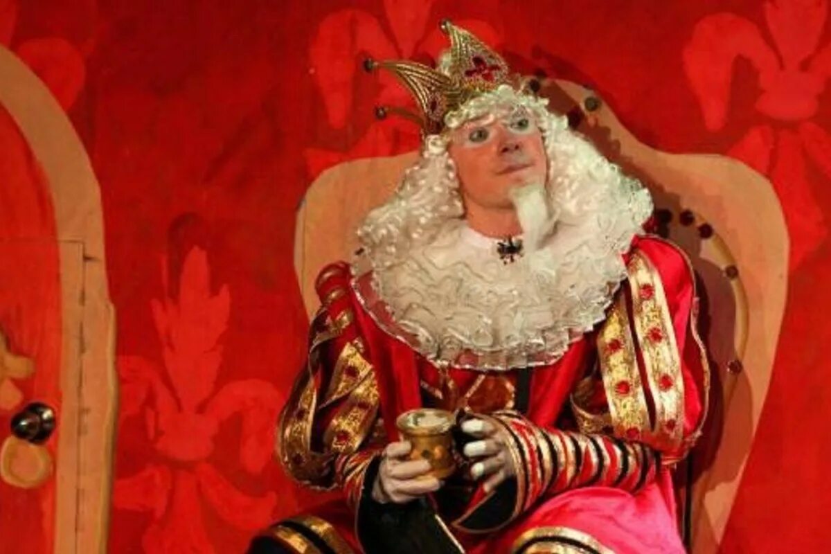 Жк апельсин парголово. Три апельсина спектакль пенза. Любовь к трём апельсинам книга. Три апельсина жк парнас. Три апельсина доктор дапертутто.