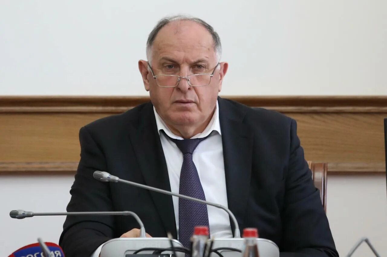 Абдулмуслимов абдулмуслим мухудинович. Абдулмуслим абдулмуслимов. министр транспорта дагестана. председатель правительства республики дагестан.