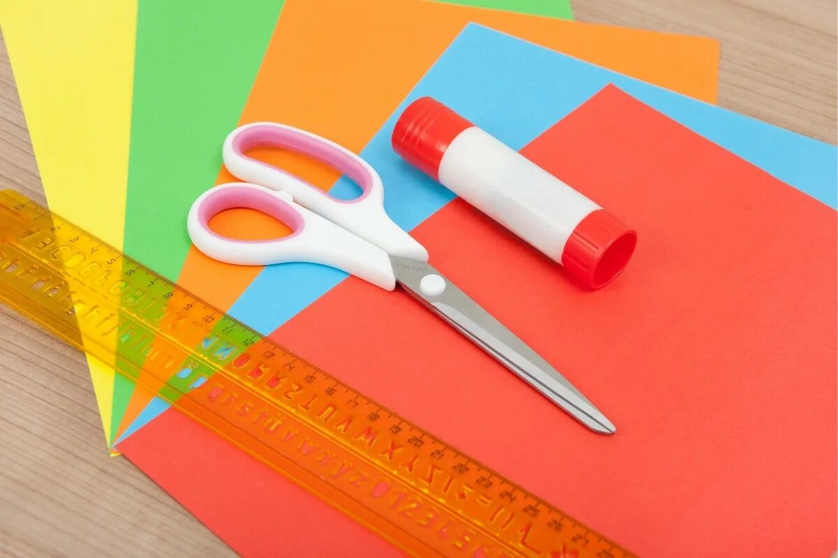 10цв. Цветная бумага ножницы клей линейка карандаш. Для уроков труда цветная бумага. Бумага картон клей ножницы. Аппликация из цветной бумаги.