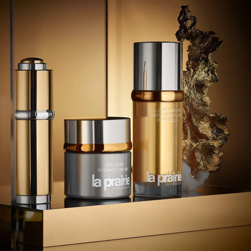 La prairie купить. La Prairie 120 ml. Косметика Prairie. La Prairie бренд. Презентуар для косметики.