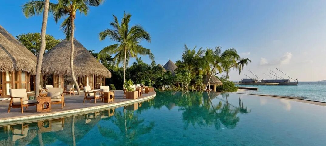 Best holiday destinations. Мальдивы с высоты птичьего полета. Курорты австралии. Родос коллаж с фотографиями. Мальдивы в октябре.