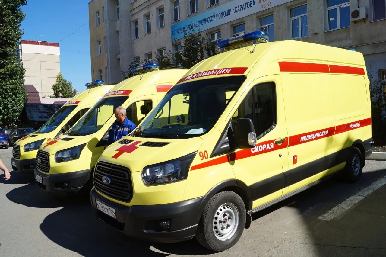 Саратовская городская станция скорой медицинской помощи. Скорая. Новые автомобили скорой помощи. Саратовская городская станция скорой медицинской помощи. Малгобеку вурчили автомобили скорой помощи.
