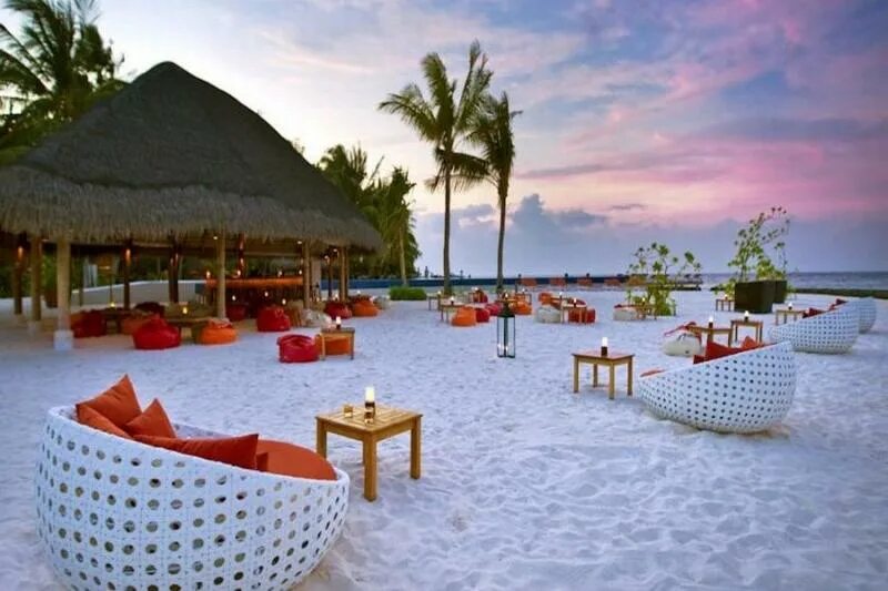 Где постоянно лето. Курамати Мальдивы отель. Kuramathi Island Resort 4. Kuramathi Maldives фото. Cinnamon Dhonveli Maldives 4.